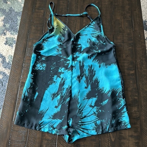 Olivaceous Sheer Shorts Romper Beach Swim Coverup Size S Tropical Print Pockets - Picture 14 of 16